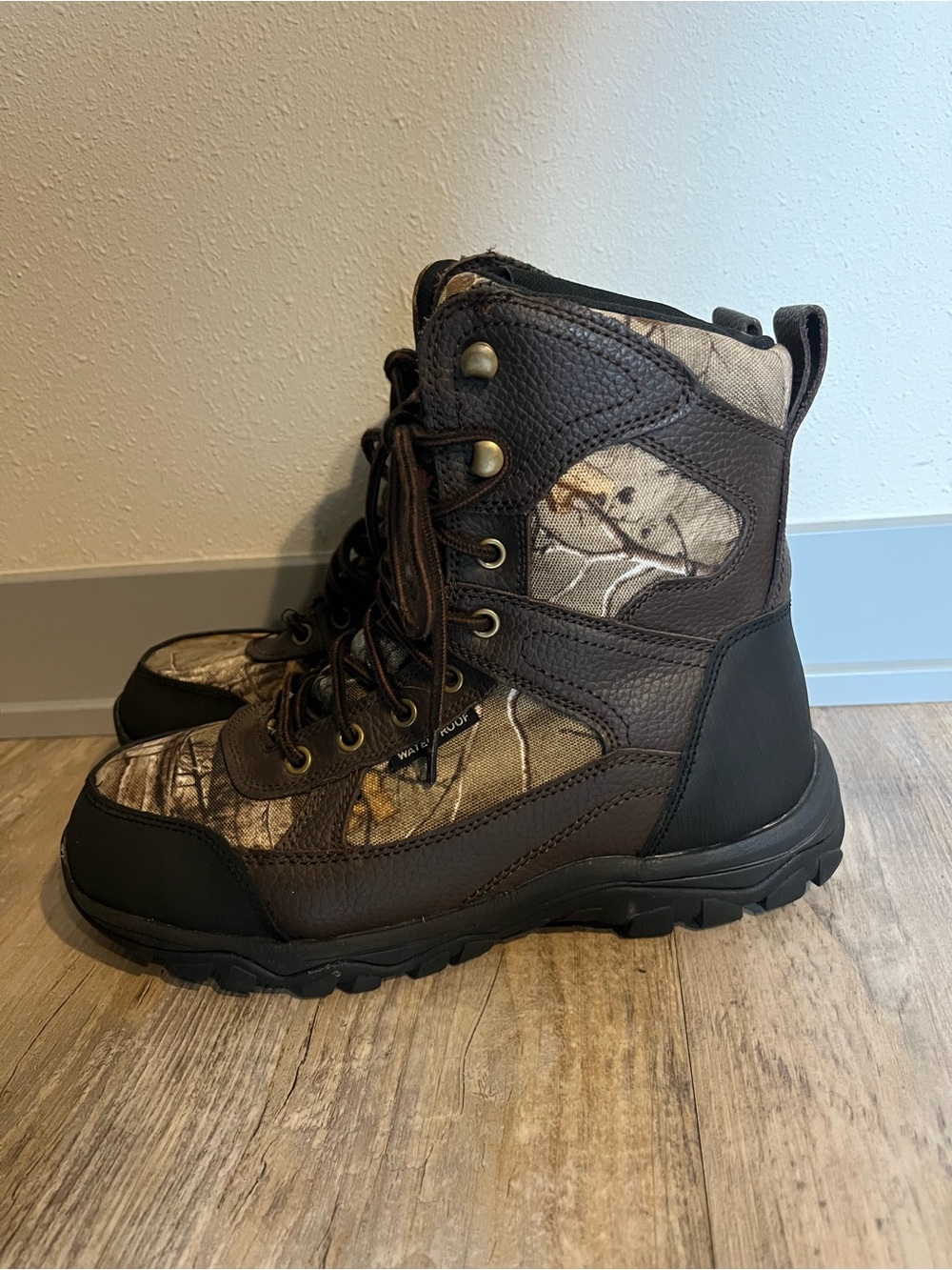 Men’s Brown Camouflage Lace-Up Outdoor Boots